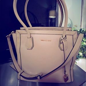 Michael Kors bag with detachable strap